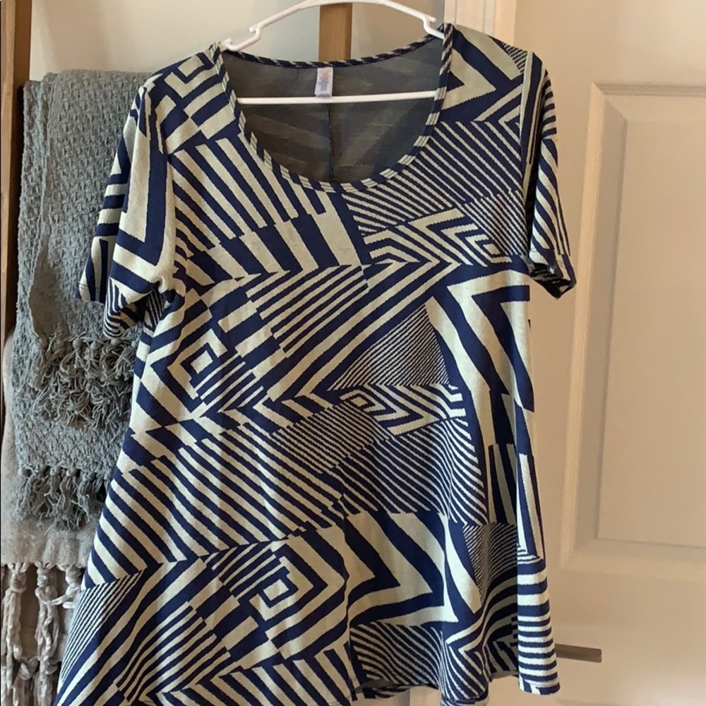 Women’s Small LuLaroe